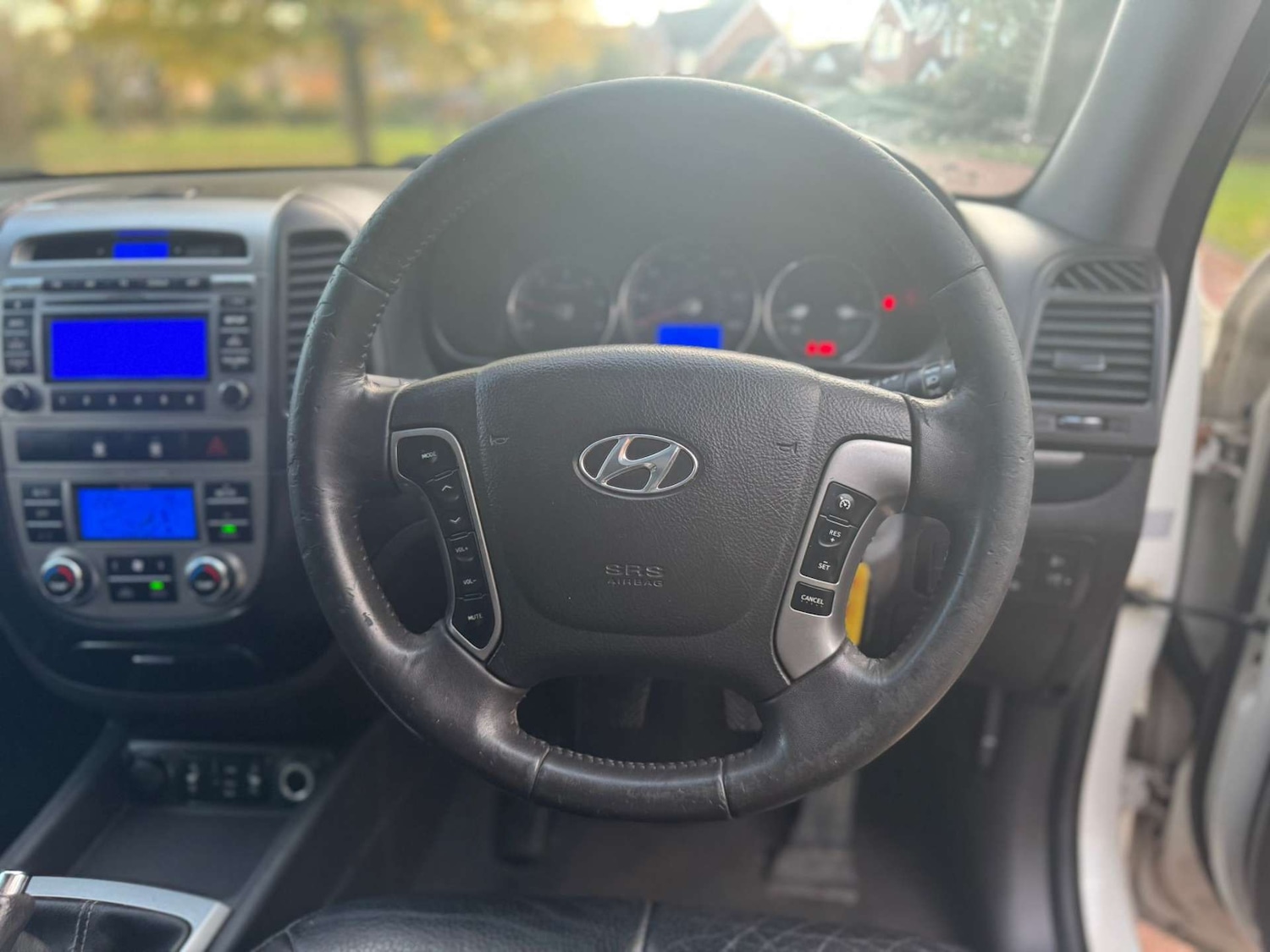 Used Hyundai Santa Fe 2011 for sale - 76544298: Photo 37