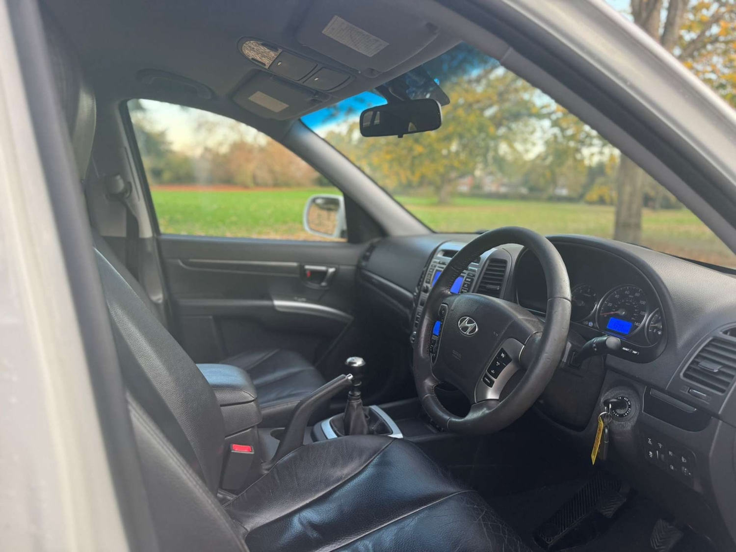 Used Hyundai Santa Fe 2011 for sale - 76544298: Photo 42