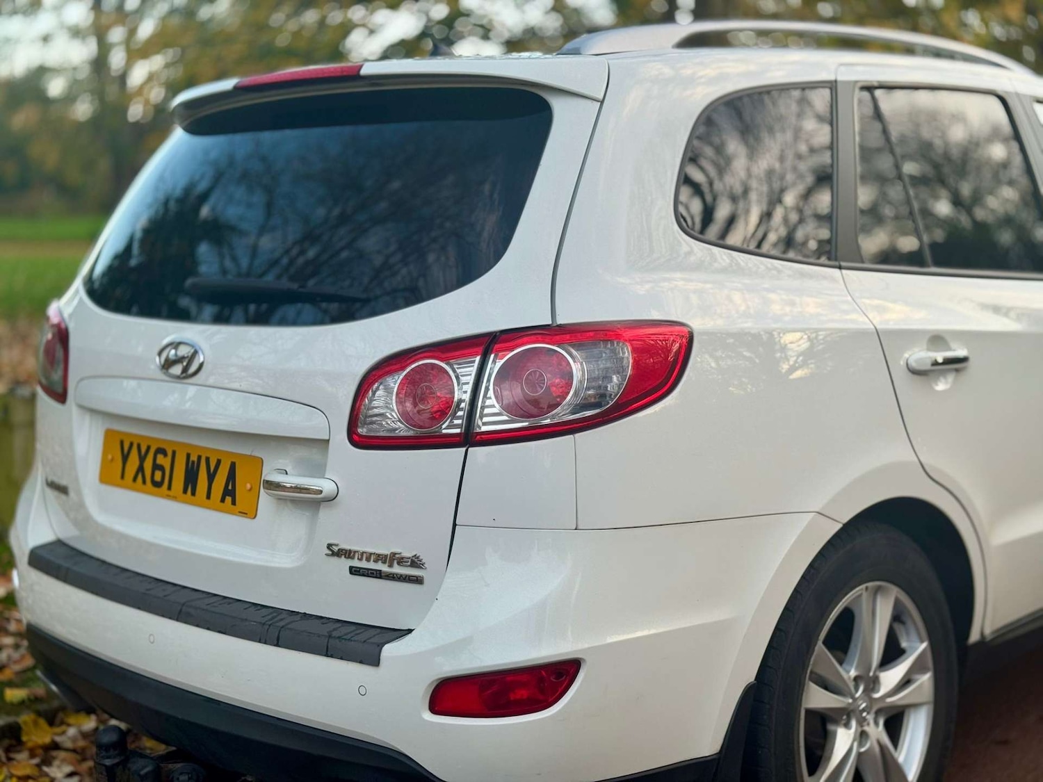 Used Hyundai Santa Fe 2011 for sale - 76544298: Photo 47