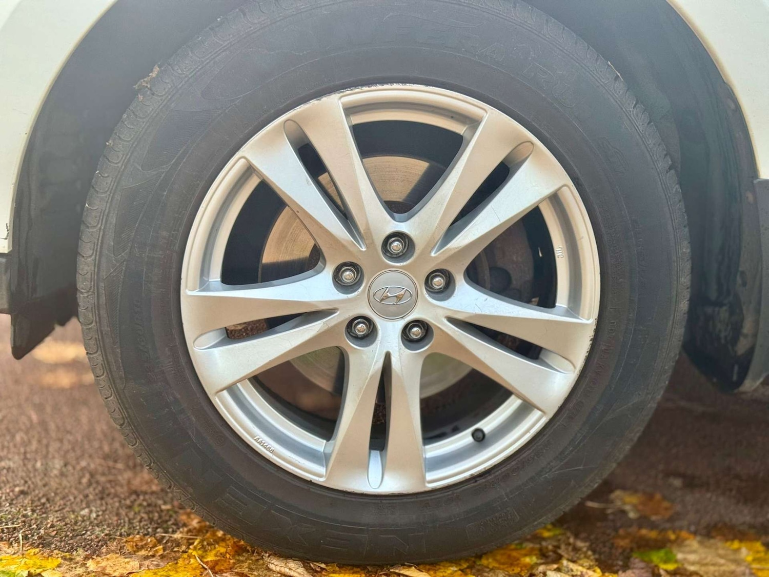 Used Hyundai Santa Fe 2011 for sale - 76544298: Photo 49