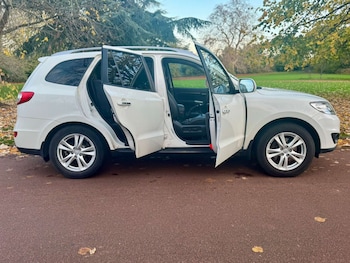 Used Hyundai Santa Fe 2011 for sale - 76544298: Photo