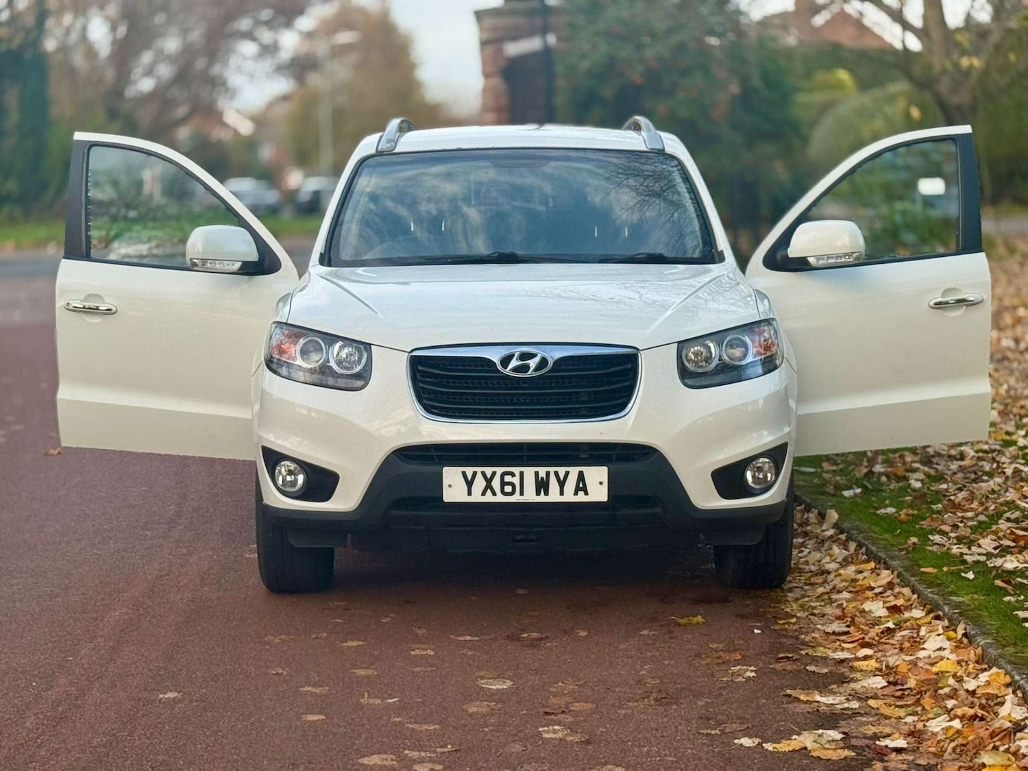 Used Hyundai Santa Fe 2011 for sale - 76544298: Photo 5