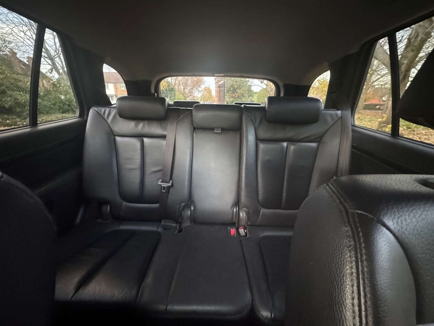 Used Hyundai Santa Fe 2011 for sale - 76544298: Photo 51