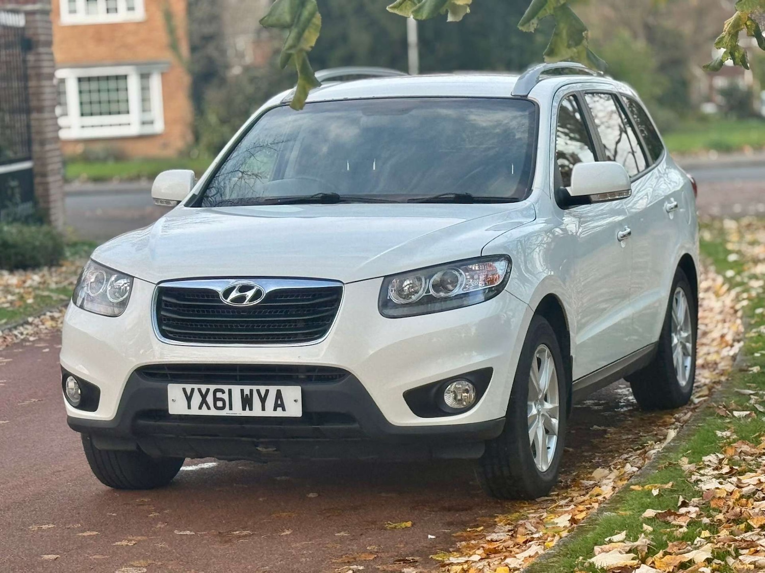 Used Hyundai Santa Fe 2011 for sale - 76544298: Photo 6