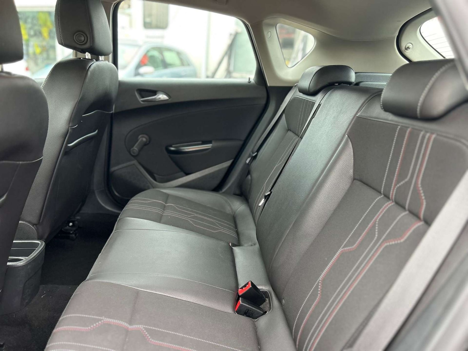 Used Vauxhall Astra 2012 for sale - 76465943: Photo 10