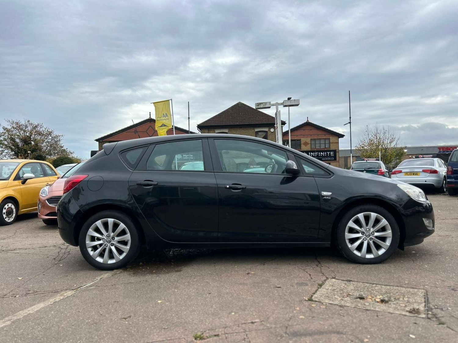 Used Vauxhall Astra 2012 for sale - 76465943: Photo 4