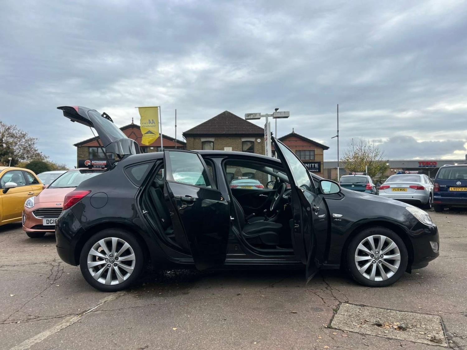 Used Vauxhall Astra 2012 for sale - 76465943: Photo 6