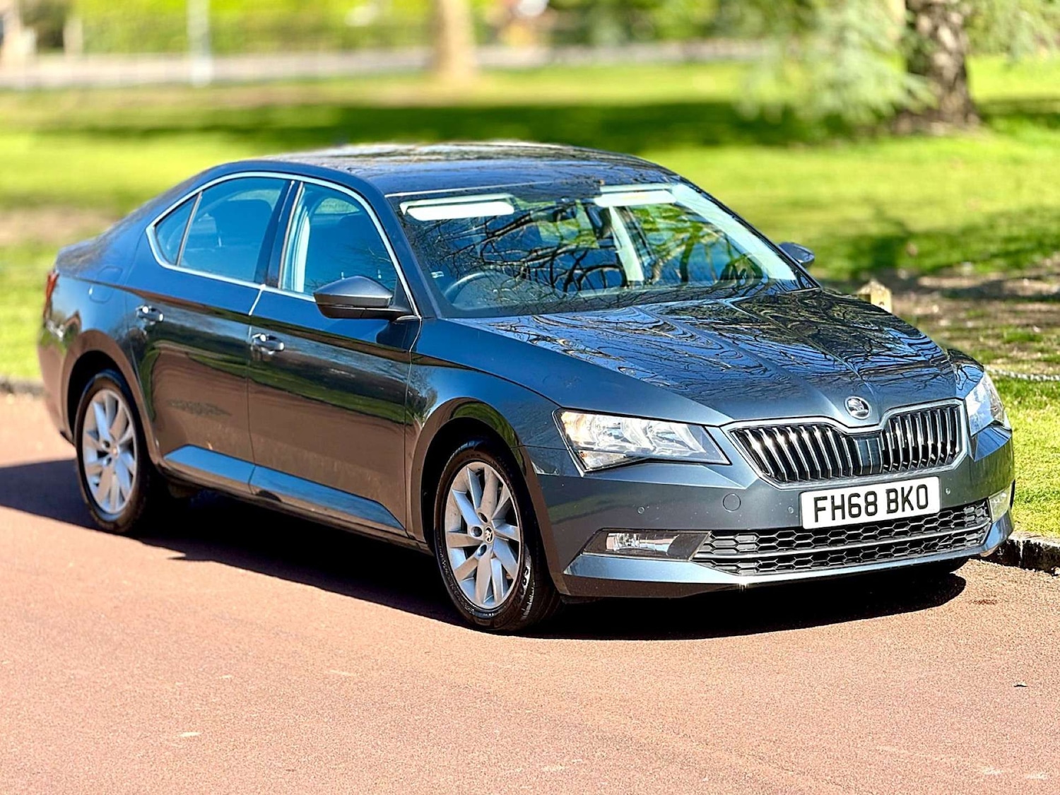 Used Skoda Superb 2019 for sale - 76601620: Photo 10