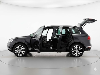 Used Volkswagen Touareg 2016 for sale - 77850602: Photo