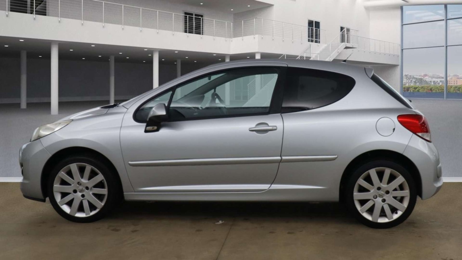 Used Peugeot 207 2011 for sale - 76973956: Photo 6