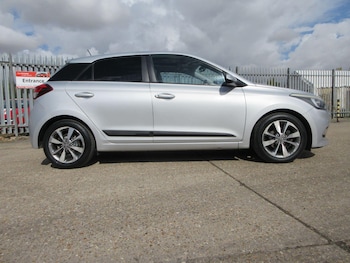 Used Hyundai i20 2015 for sale - 79576891: Photo