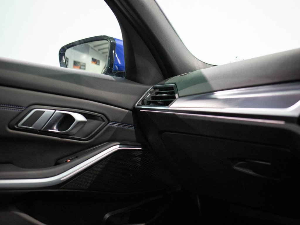 Used BMW 3 Series 2023 for sale - 76430369: Photo 31