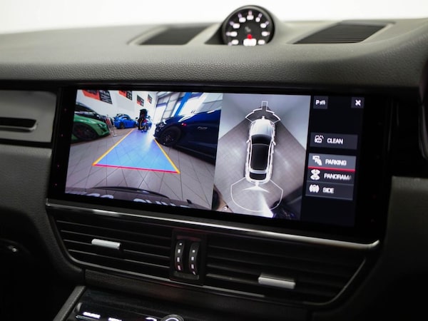 Used Porsche Cayenne 2019 for sale - 76203070: Photo 2