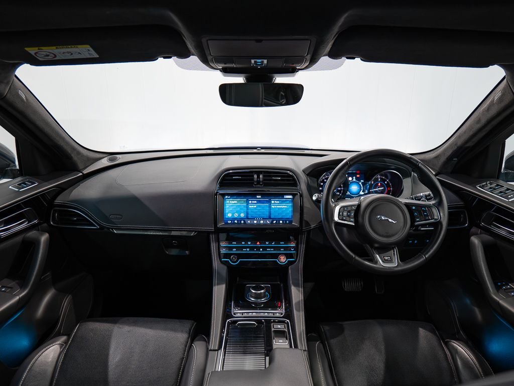 Used Jaguar F-Pace 2020 for sale - 76784162: Photo 2