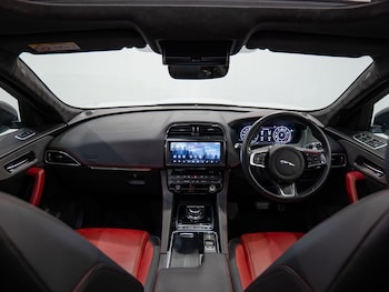 Used Jaguar F-Pace 2021 for sale - 77621122: Photo