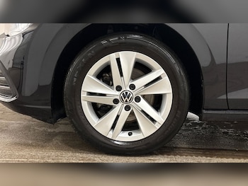 Used Volkswagen Golf 2023 for sale - 78145105: Photo