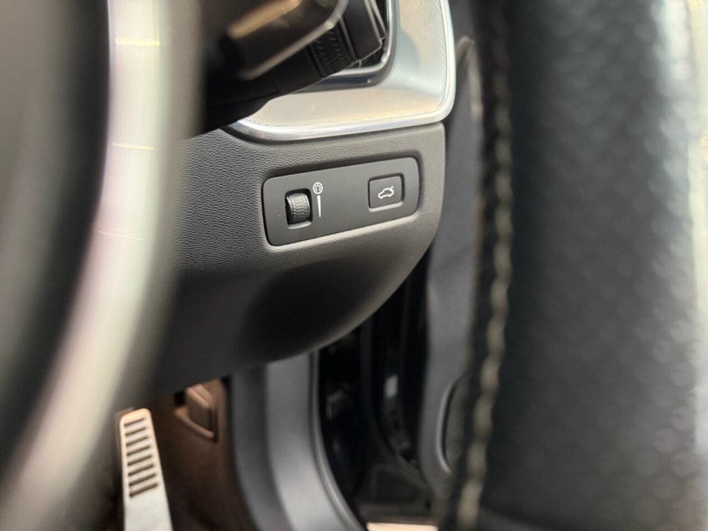 Used Volvo XC60 2017 for sale - 77507203: Photo 35