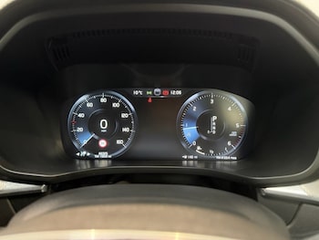 Used Volvo XC60 2017 for sale - 77507203: Photo