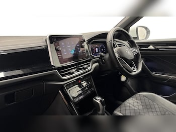 Used Volkswagen T-Roc 2022 for sale - 78331011: Photo