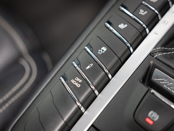 Used Porsche Macan 2020 for sale - 75456518: Photo 31
