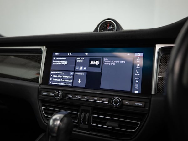 Used Porsche Macan 2020 for sale - 75456518: Photo 33
