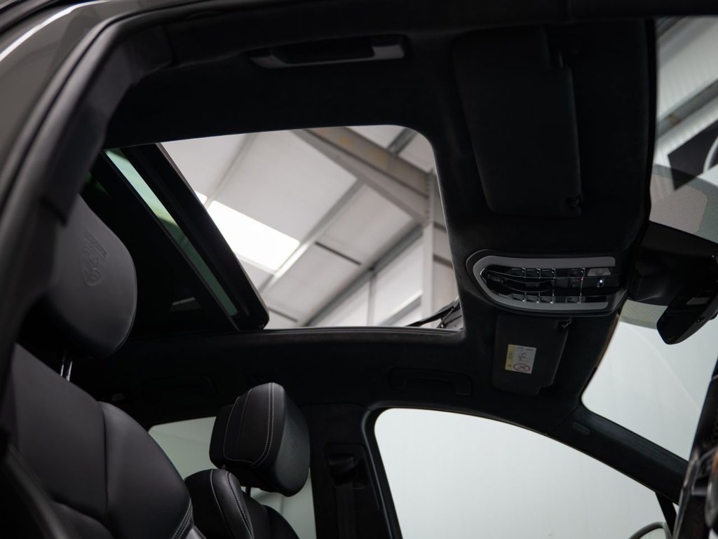 Used Porsche Macan 2020 for sale - 75456518: Photo 50