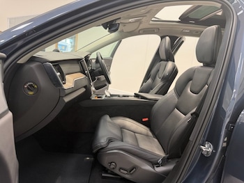 Used Volvo XC60 2023 for sale - 78181555: Photo