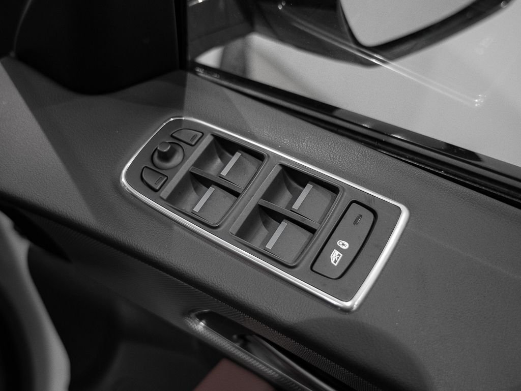 Used Jaguar F-Pace 2021 for sale - 76841449: Photo 36