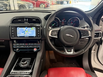 Used Jaguar F-Pace 2018 for sale - 78942987: Photo