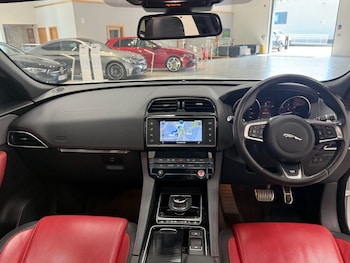 Used Jaguar F-Pace 2018 for sale - 78942987: Photo