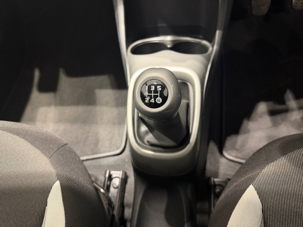 Used Toyota AYGO 2015 for sale - 77952609: Photo 23