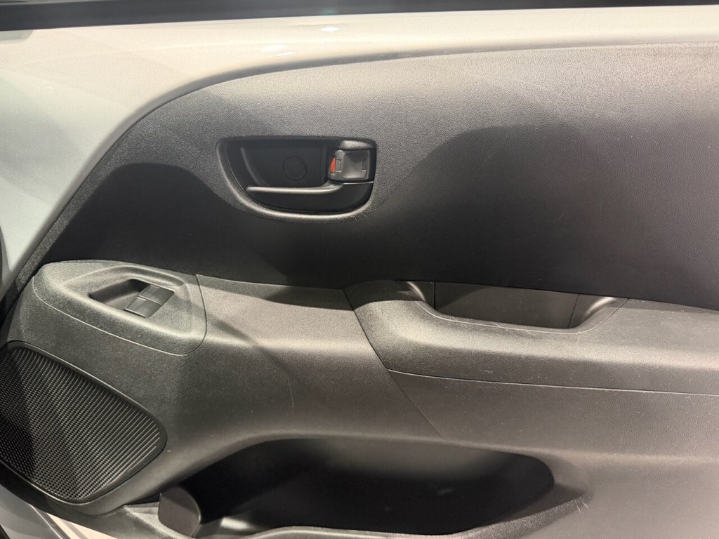 Used Toyota AYGO 2015 for sale - 77952609: Photo 24