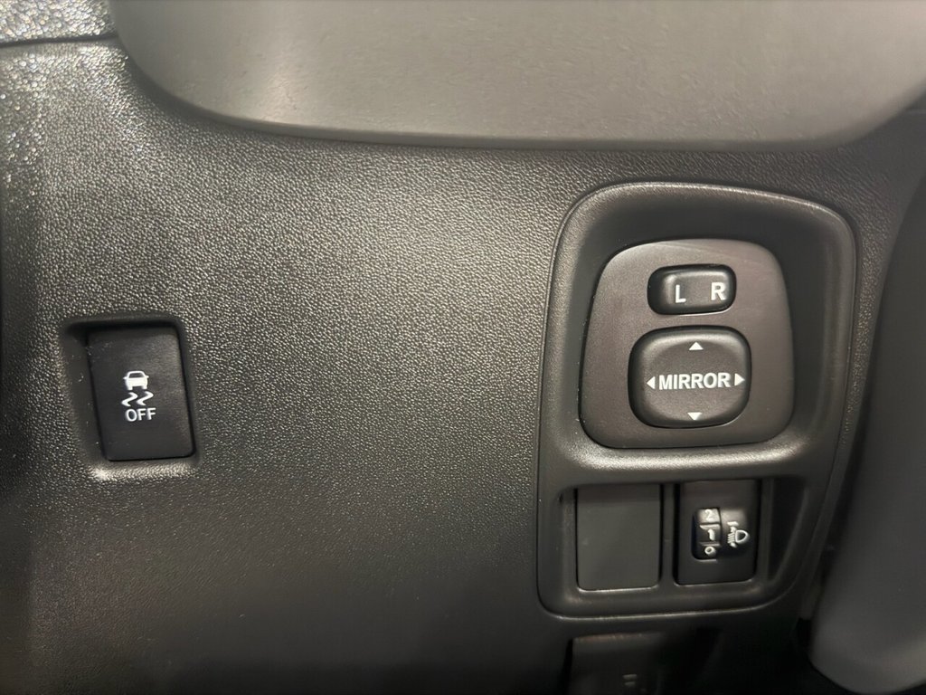 Used Toyota AYGO 2015 for sale - 77952609: Photo 25