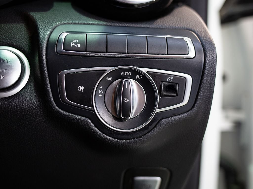 Used Mercedes-Benz GLC 2019 for sale - 76256649: Photo 32