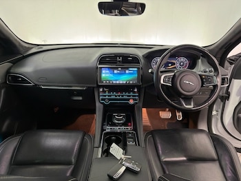 Used Jaguar F-Pace 2020 for sale - 77313406: Photo