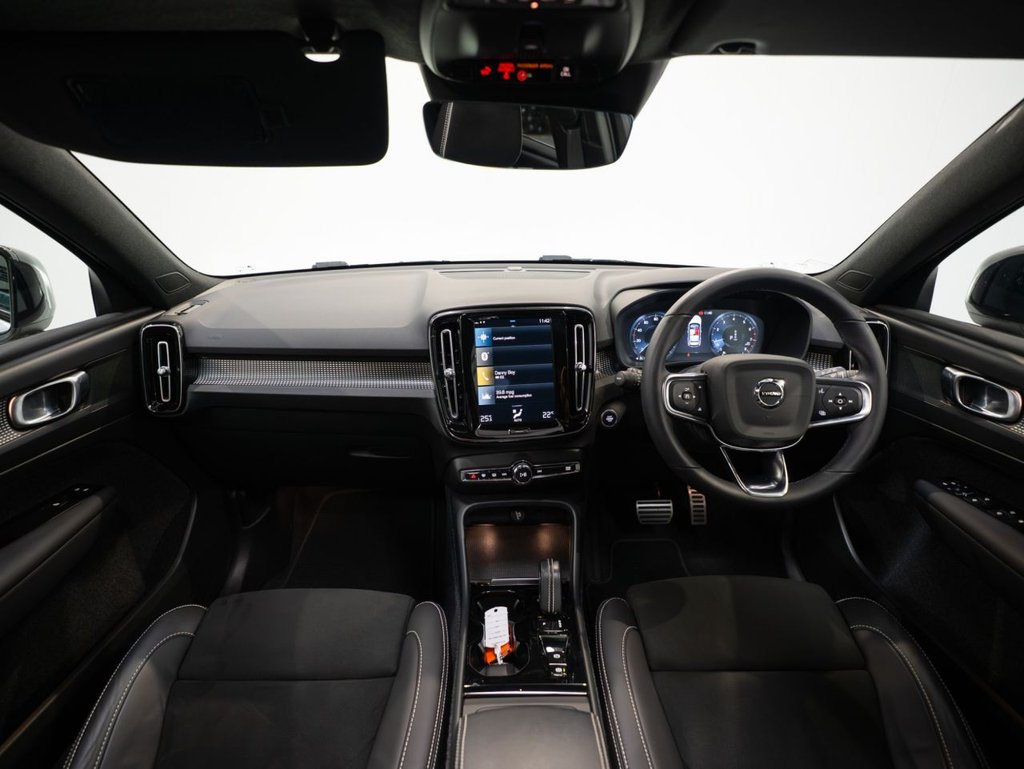 Used Volvo XC40 2022 for sale - 77165912: Photo 2