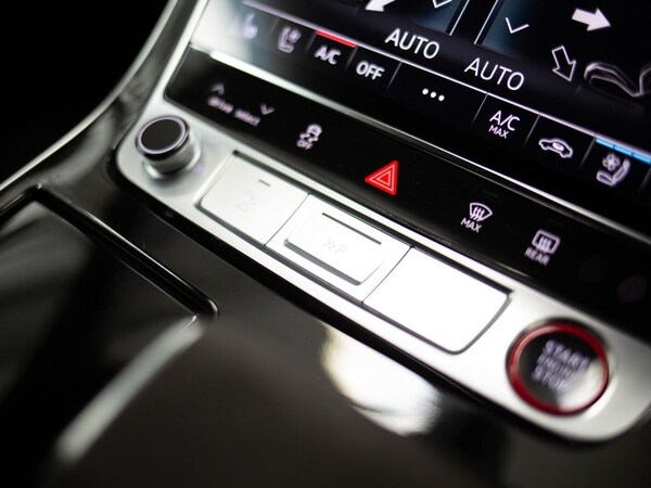 Used Audi RS Q8 2023 for sale - 75654443: Photo 31