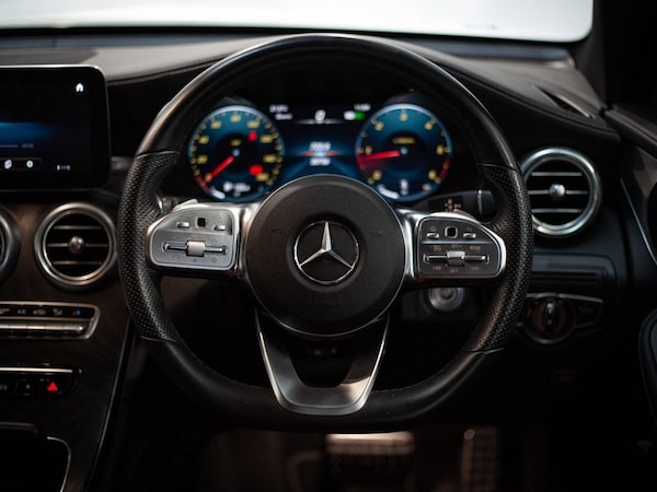 Used Mercedes-Benz GLC 2022 for sale - 74942516: Photo 2