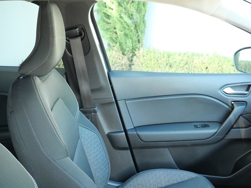 Used Renault Captur 2023 for sale - 76618238: Photo 19