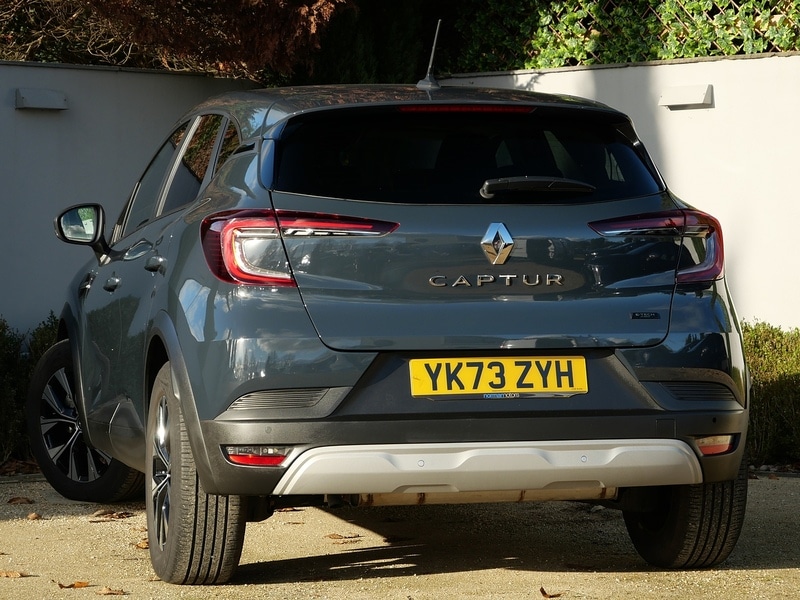 Used Renault Captur 2023 for sale - 76618238: Photo 2