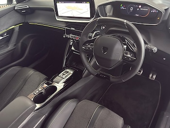 Used Peugeot 2008 2023 for sale - 77200915: Photo