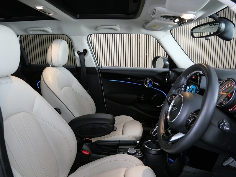 Used MINI Hatch 2018 for sale - 77840775: Photo 32