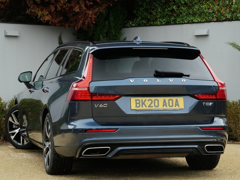 Used Volvo V60 2020 for sale - 76163708: Photo 2