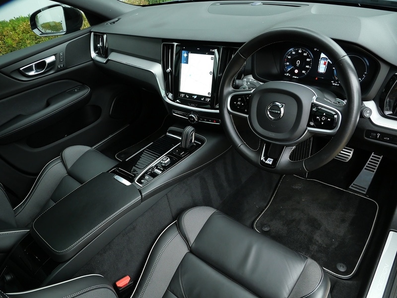Used Volvo V60 2020 for sale - 76163708: Photo 3