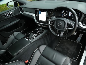 Used Volvo V60 2020 for sale - 76163708: Photo 3
