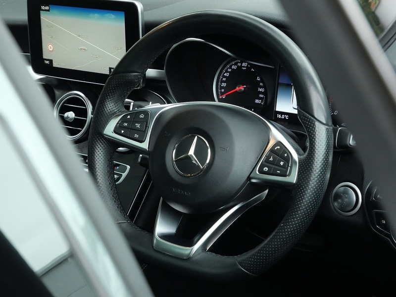 Used Mercedes-Benz GLC 2018 for sale - 76426353: Photo 12