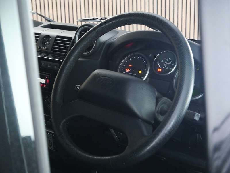 Used Land Rover Defender 90 2015 for sale - 77154004: Photo 12