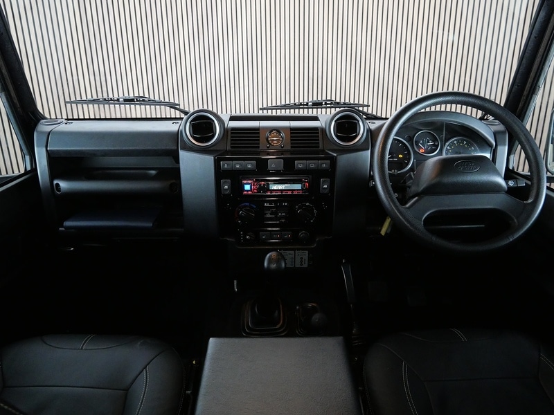 Used Land Rover Defender 90 2015 for sale - 77154004: Photo 20