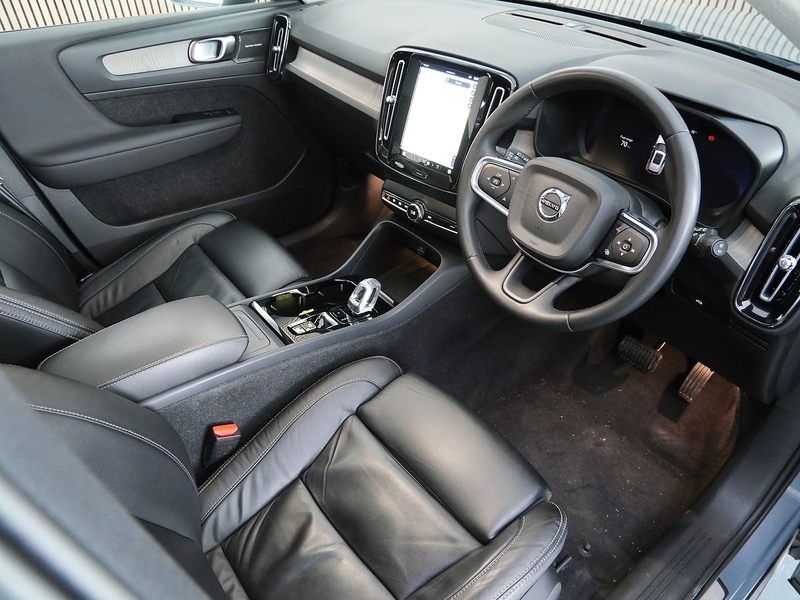 Used Volvo XC40 2023 for sale - 77840680: Photo 3