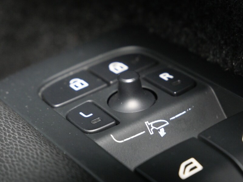 Used Volvo XC40 2023 for sale - 77840680: Photo 42